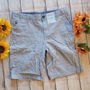 Boys size 16 gray shorts.